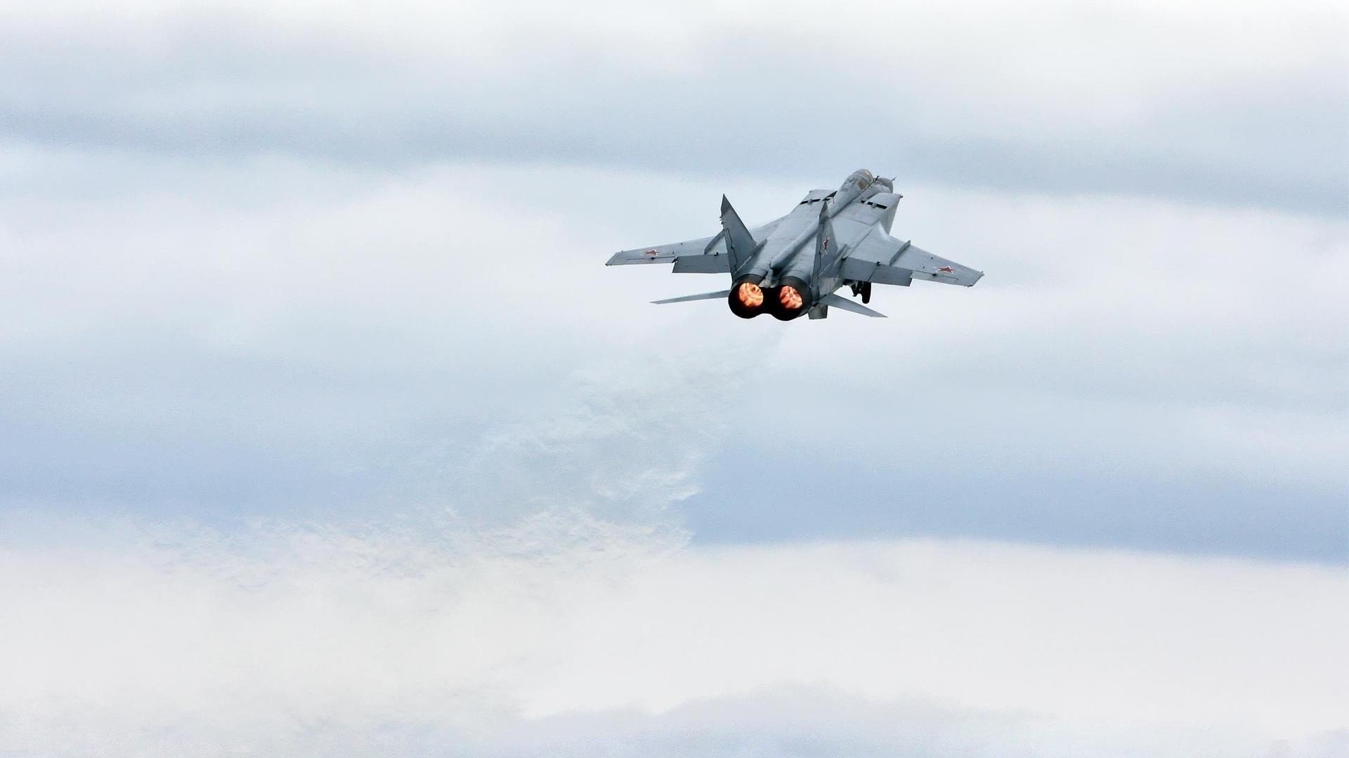 比赛战术板数字化引发教练热议，战术板app足球